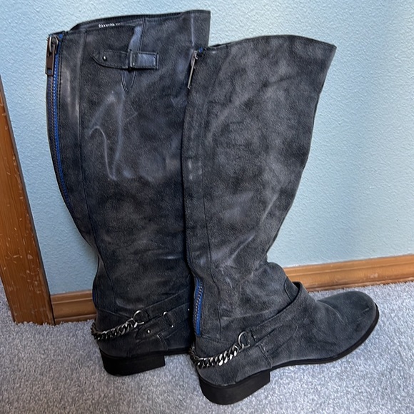 Size 9 gray boots - Picture 2 of 5